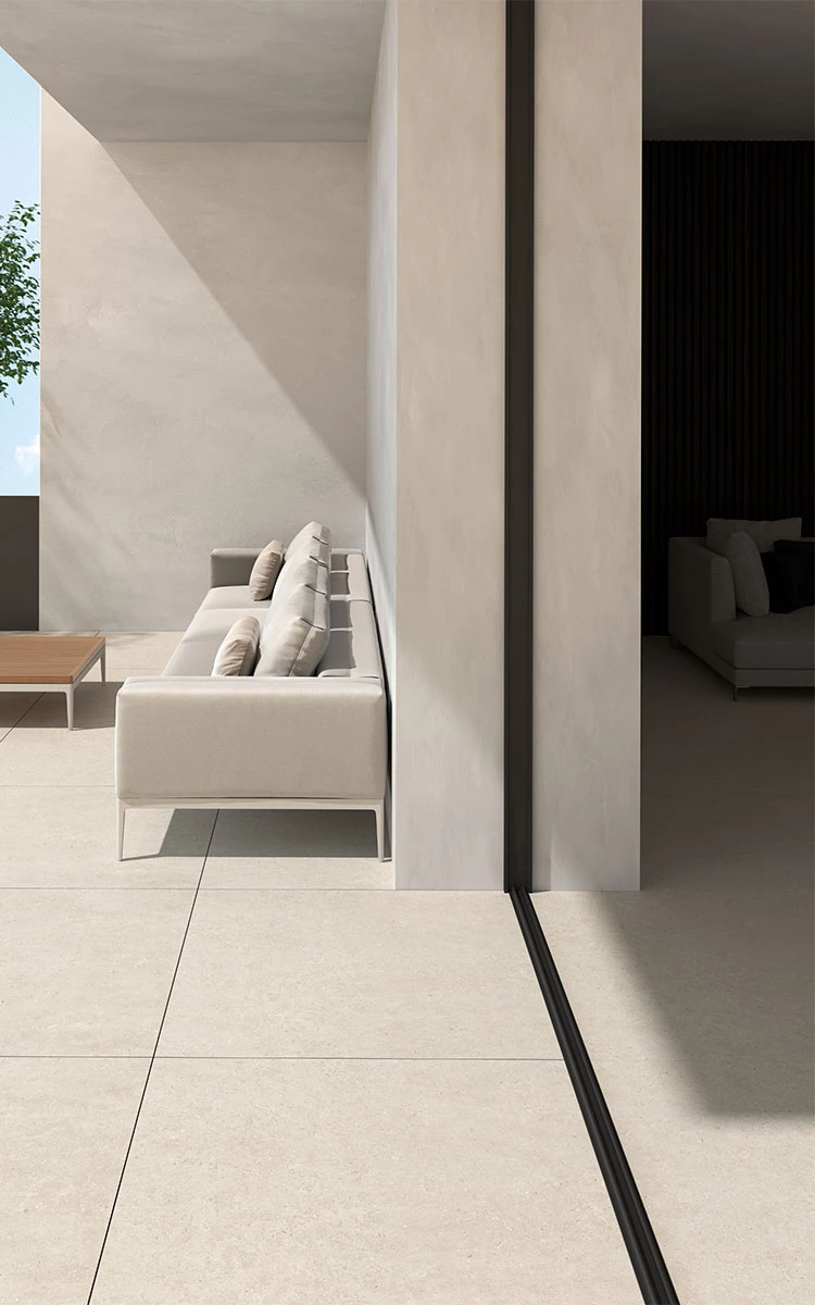 Carrelage Aspect Pierre Calcaire Rectifié BERA&BEREN LIGHT GREY BUSH HAMMERED 60X60 - 1,07 M² – Image 5