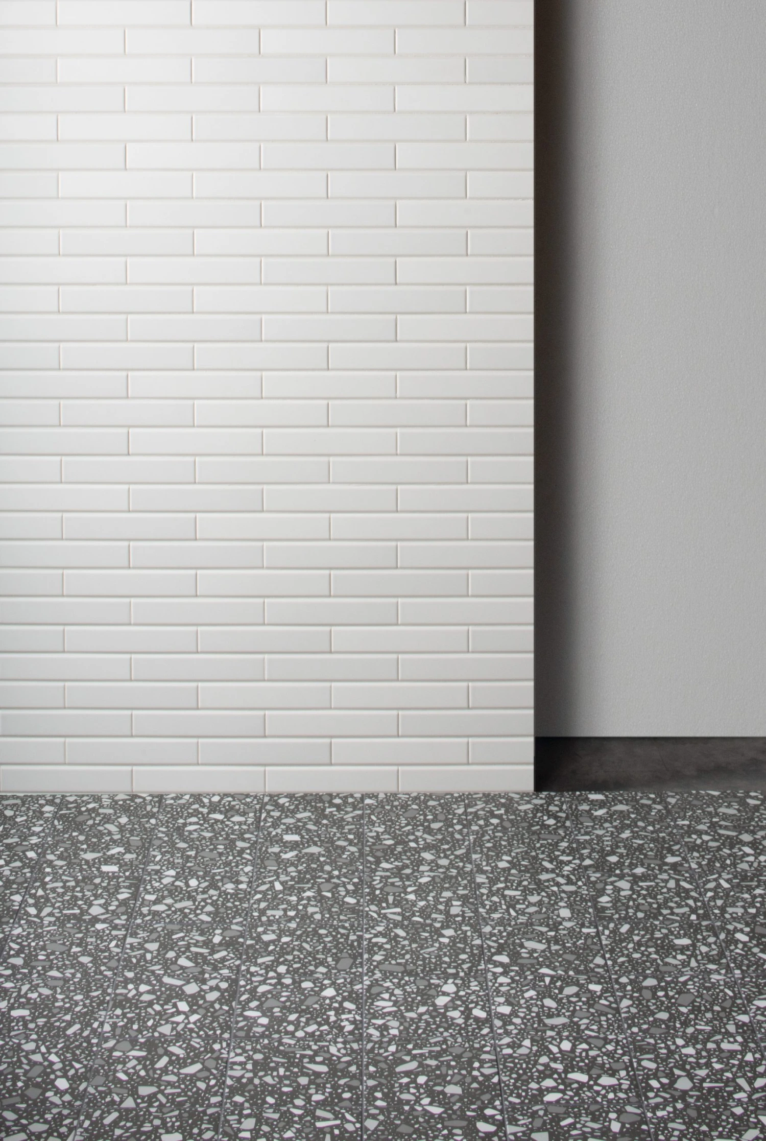 Faience Colorée Et Unie THIN GRIGIO CHIARO MATT - 5x25 - 0,5 M² – Image 3